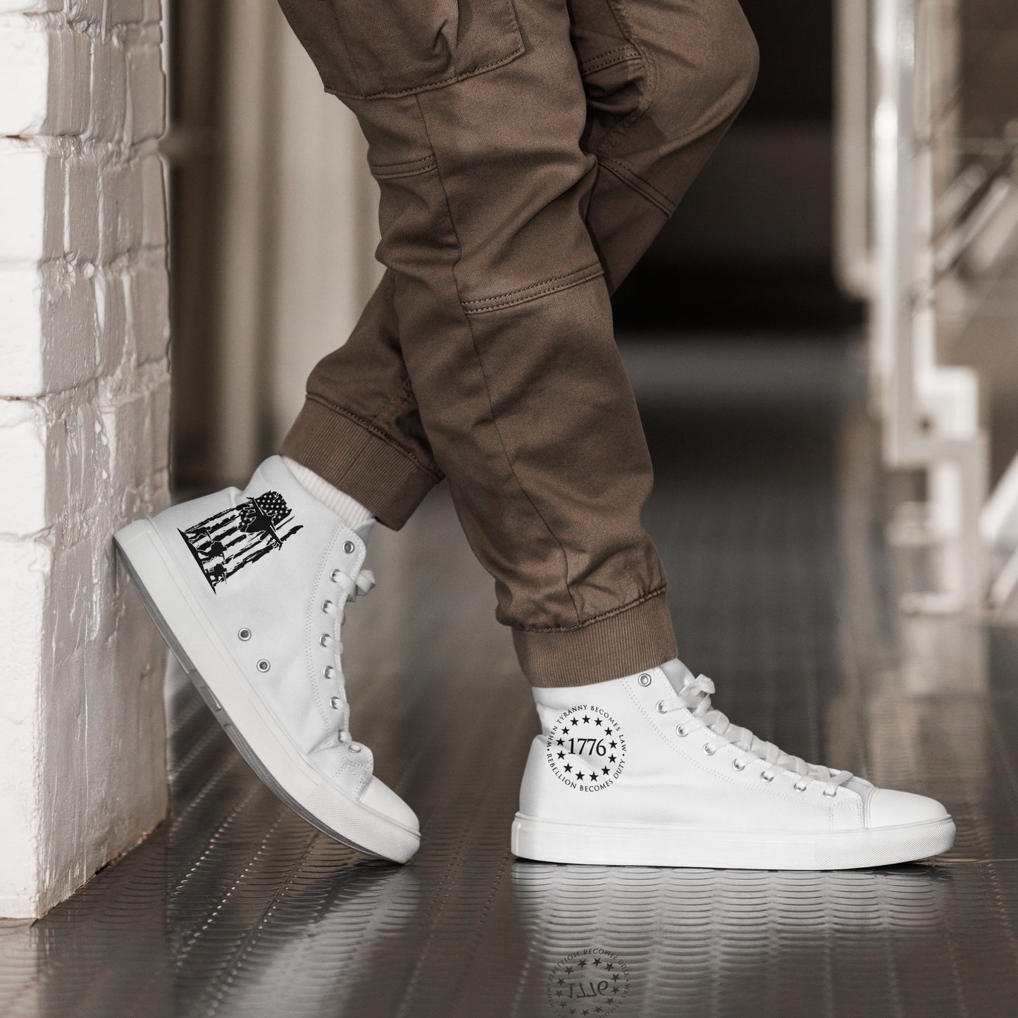 Men’s high top canvas shoes